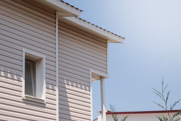 Cost of Vinyl Siding Hole Repair in Pensacola